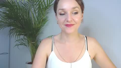 Snapshot of alicialux chatting on December 2024 11:44:01 AM Alicia online show from December 2024 11:44:01 AM