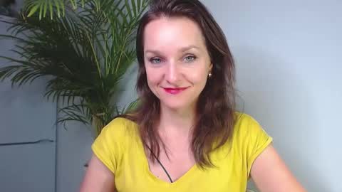 Snapshot of alicialux chatting on December 2024 04:05:01 PM Alicia online show from December 2024 04:05:01 PM