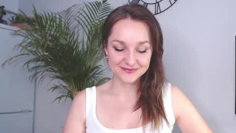 Snapshot of alicialux chatting on February 2025 08:02:02 AM Alicia online show from February 2025 08:02:02 AM
