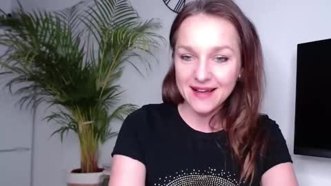 Snapshot of alicialux chatting on February 2025 03:32:01 PM Alicia online show from February 2025 03:32:01 PM
