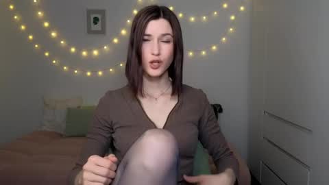 Snapshot of alicianoveli chatting on May 2026 04:37:01 PM alicianoveli online show from May 2026 04:37:01 PM