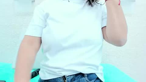 Snapshot of alicie_green chatting on February 2026 02:45:02 AM im tutti online show from February 2026 02:45:02 AM