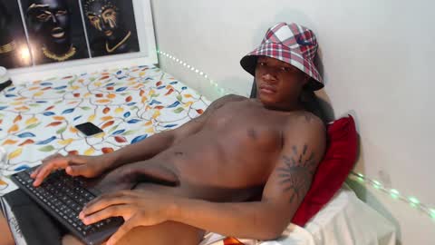 Snapshot of alid_17 chatting on December 2024 10:28:02 PM Alid 17 online show from December 2024 10:28:02 PM