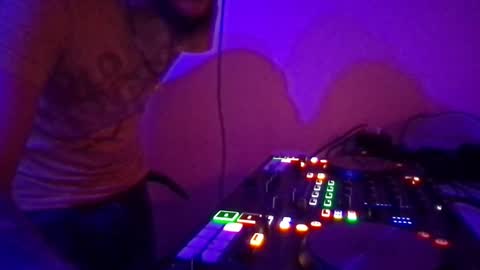 Snapshot of alien8720 chatting on February 2025 06:43:02 PM busco rockera online show from February 2025 06:43:02 PM