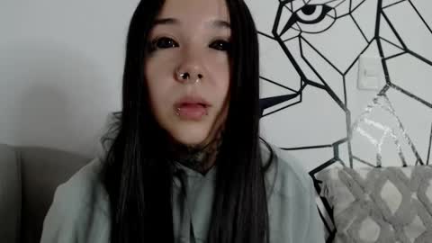 Snapshot of alien_eyes09 chatting on May 2026 01:32:02 AM online show from May 2026 01:32:02 AM