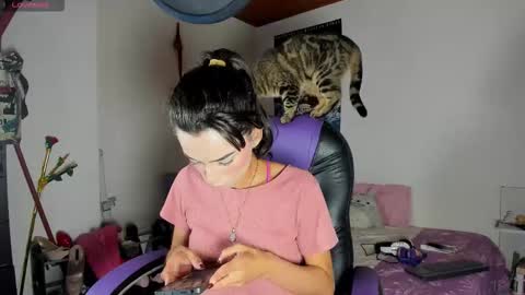 Snapshot of alien_universe chatting on February 2026 01:54:01 AM Aiko Independent Model online show from February 2026 01:54:01 AM