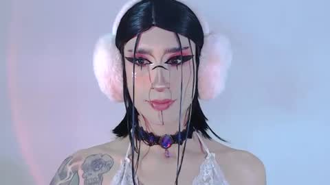 Snapshot of alienexxx chatting on June 2026 12:00:01 AM online show from June 2026 12:00:01 AM