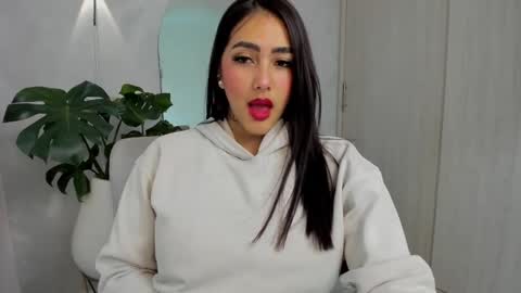 Snapshot of aliessiarose1 chatting on May 2026 11:18:02 AM Ali online show from May 2026 11:18:02 AM