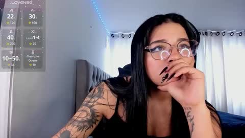 Snapshot of aliice_walker_ chatting on November 2025 05:12:01 PM aliice_walker_ online show from November 2025 05:12:01 PM