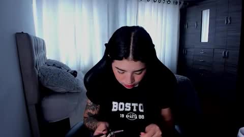 Snapshot of aliice_walker_ chatting on December 2025 03:51:01 PM aliice_walker_ online show from December 2025 03:51:01 PM