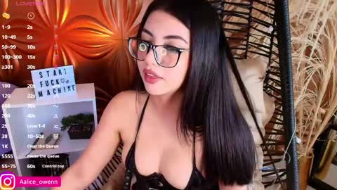 Snapshot of aliiceowen chatting on February 2025 05:15:01 PM Alicie online show from February 2025 05:15:01 PM
