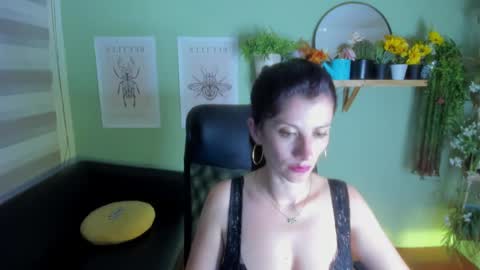 Snapshot of aliiz_01 chatting on December 2024 06:39:01 AM Camii online show from December 2024 06:39:01 AM