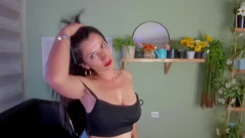 Snapshot of aliiz_01 chatting on January 2025 12:06:01 AM Camii online show from January 2025 12:06:01 AM