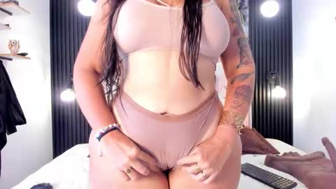 Ali Johansonn online show from October 2025 09:17:02 PM