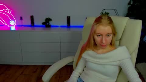 Alina online show from November 2025 06:36:01 AM