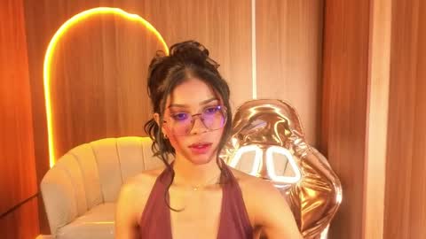 alina_b_ online show from April 2026 07:59:02 PM