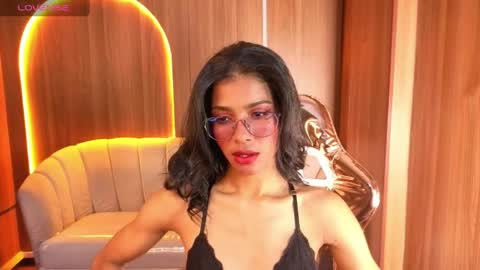 alina_b_ online show from April 2026 08:04:02 PM