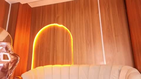 alina_b_ online show from June 2026 01:36:02 AM