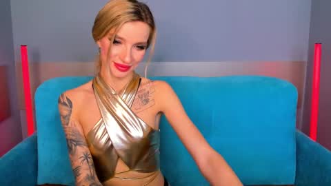 Snapshot of alina_lovelyx chatting on January 2025 01:26:02 AM Alina online show from January 2025 01:26:02 AM