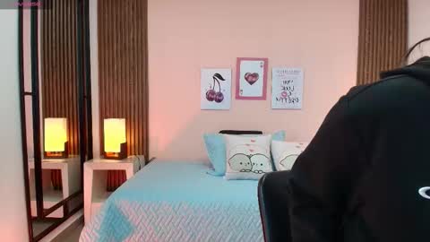 Alina online show from November 2025 11:32:02 AM