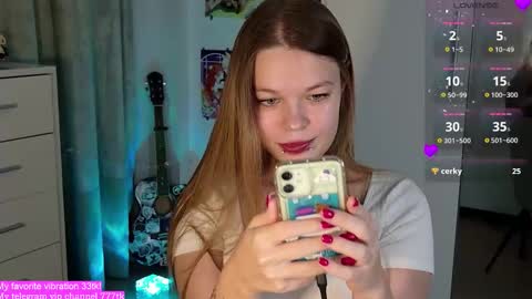 Alina and Ben online show from September 2025 07:35:01 PM