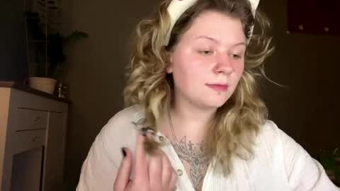 Alina online show from April 2026 09:53:02 PM