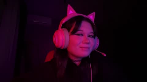 Snapshot of alinalovelove chatting on April 2026 05:09:02 PM Alina online show from April 2026 05:09:02 PM