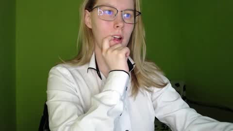 alinasei online show from March 2026 12:31:02 PM