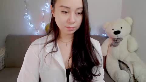 Snapshot of alinaxrose chatting on October 2025 11:21:02 PM AlinaXRose online show from October 2025 11:21:02 PM