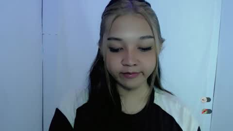 Snapshot of alisa_kiss_ chatting on April 2026 10:03:01 PM Shanti xhey online show from April 2026 10:03:01 PM