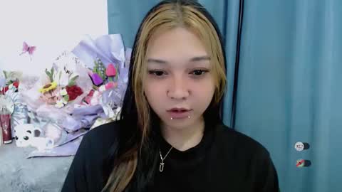 Snapshot of alisa_kiss_ chatting on May 2026 03:42:02 PM Shanti xhey online show from May 2026 03:42:02 PM