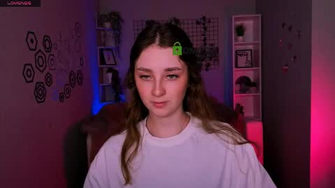 Alisa online show from April 2026 07:09:01 PM