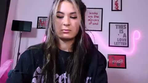 Alisa online show from May 2026 02:59:01 PM