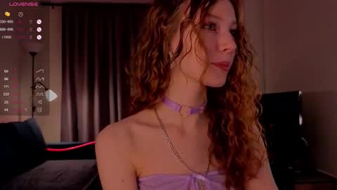 Alisa online show from November 2025 06:54:01 PM