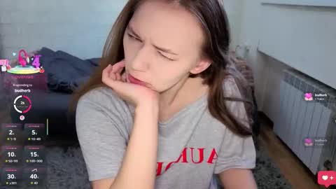 Snapshot of alisawyn chatting on October 2025 04:57:02 AM alisawyn online show from October 2025 04:57:02 AM