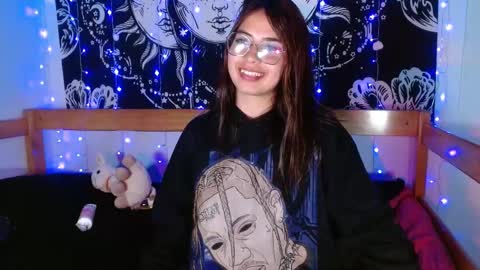 Snapshot of alisha17love chatting on November 2025 09:19:02 AM alisha17love online show from November 2025 09:19:02 AM