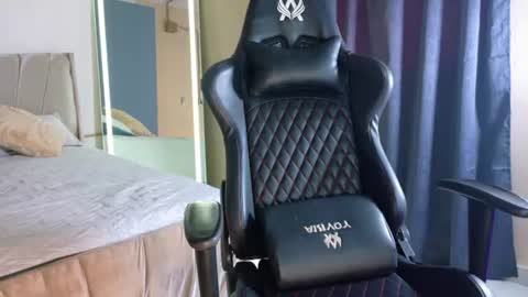 Alisha online show from June 2026 12:19:01 PM