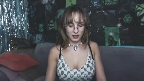 Snapshot of alishakelly chatting on November 2025 02:13:01 PM alishakelly online show from November 2025 02:13:01 PM