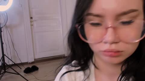 Snapshot of alisia_mars chatting on February 2025 09:17:02 AM Alisia online show from February 2025 09:17:02 AM