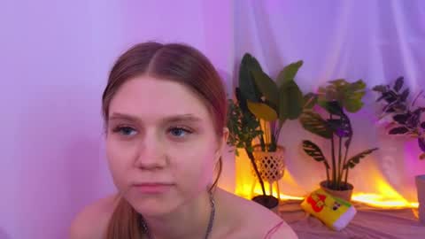 Snapshot of alisia_spinnet chatting on December 2024 01:06:01 PM Alisia online show from December 2024 01:06:01 PM