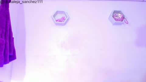 Alisia online show from February 2025 03:19:01 PM