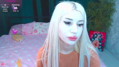 Snapshot of alison_moonlight chatting on October 2025 08:50:02 PM Alison online show from October 2025 08:50:02 PM