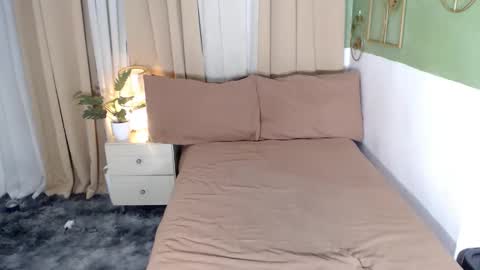 hotty online show from December 2024 08:52:01 AM