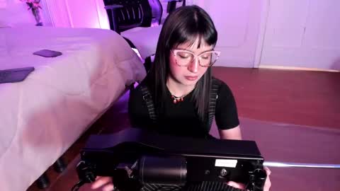 Alison Fishert online show from October 2025 12:47:02 PM