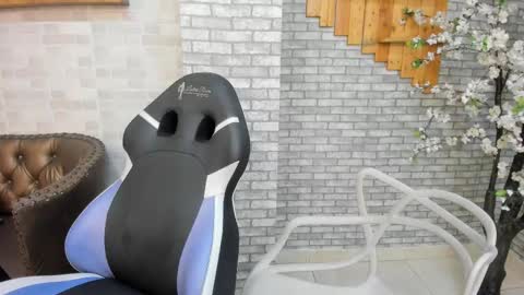 alisonn_doll online show from December 2025 12:12:02 PM