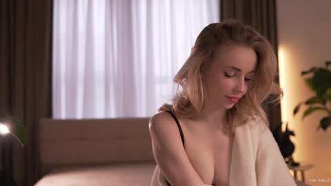 Alissa online show from November 2025 08:12:01 AM