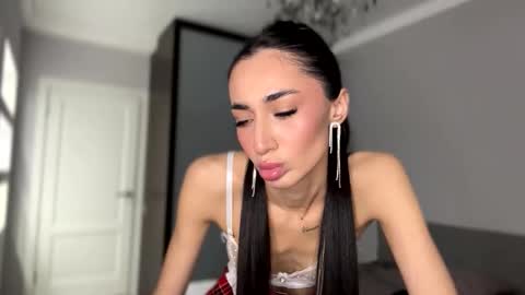 Alissa online show from November 2025 07:12:01 PM