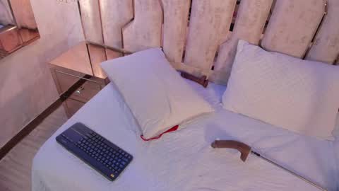 Snapshot of alisse_myers chatting on June 2026 04:40:01 AM alisse_myers online show from June 2026 04:40:01 AM
