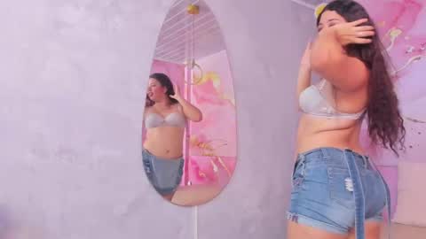 Snapshot of alisson__nova chatting on September 2025 08:01:02 PM Alison online show from September 2025 08:01:02 PM