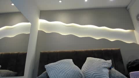 Alisson online show from December 2025 11:19:01 AM